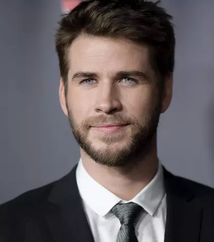 Liam Hemsworth are o nouă iubită? Cum a fost surprins actorul
