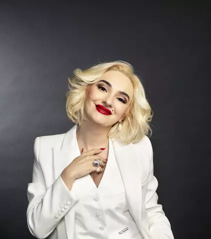 INTERVIU EXCLUSIV. Ana Morodan: „Singurele măști pe care le ador și le port cu plăcere sunt cele cu colagen și acid hialuronic”