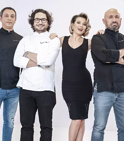 O nouă competiție între jurații Sorin Bontea, Cătălin Scărlătescu și Florin Dumitrescu. Edițiile speciale „Titani la cuțite” încep astăzi la Antena 1
