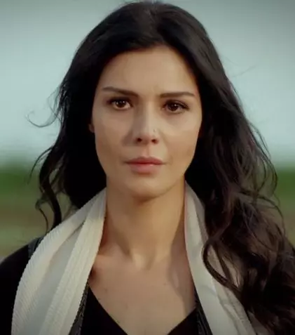 Actrița Hatice Șendil profită la maximum de carantină