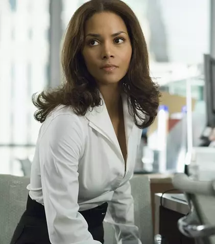 Halle Berry va juca în „Moonfall”, noul film-catastrofă regizat de Roland Emmerich