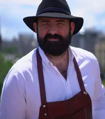 Adi Hădean: „Emisiunea „La cină” (Digi 24) nu e despre sfinți în viață, ci despre oameni ca noi toți”