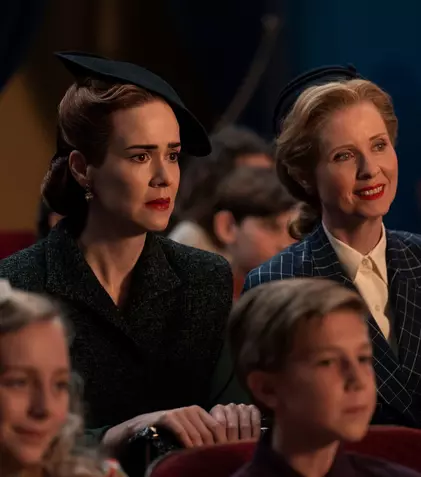 Netflix lansează trailerul pentru „Ratched”, serialul despre asistenta medicală din „Zbor deasupra unui cuib de cuci”