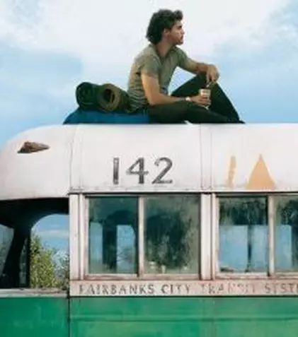 Autobuzul celebru din filmul „În sălbăticie”/„Into the Wild” a ajuns la muzeu