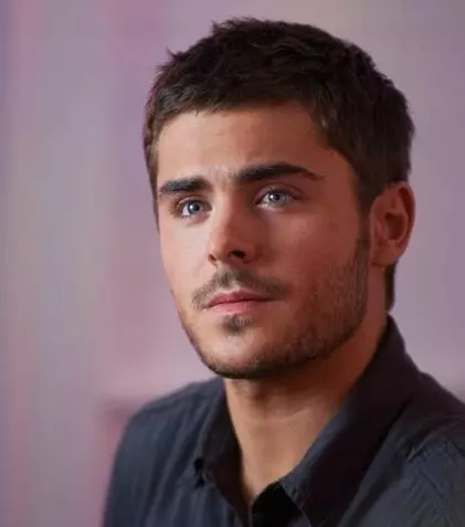 Zac Efron va juca în remake-ul filmului „Trei bărbați și un bebeluș”