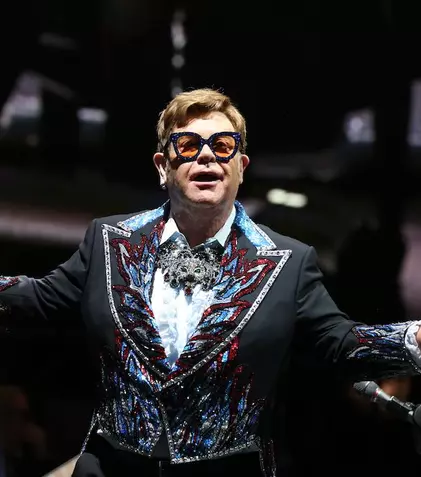 Sir Elton John va fi protagonistul unui documentar Netflix