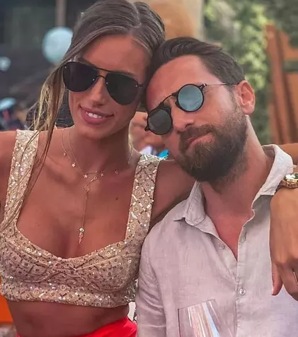 Dani Oțil și Gabriela Prisăcariu vor deveni părinți. Cum a făcut prezentatorul marele anunț!