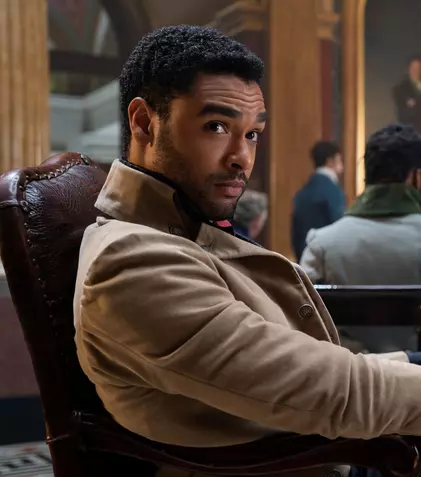 I s-a urcat faima la cap? De ce nu mai vrea, de fapt, Rege-Jean Page să joace în „Bridgerton”