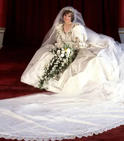Rochia de mireasă a prinţesei Diana va fi expusă la Palatul Kensington