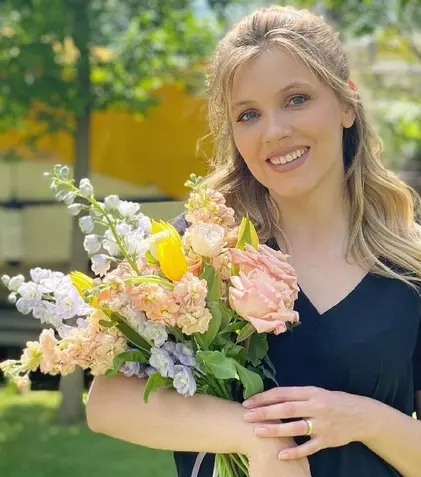 Andreea Ibacka, ședință foto în vacanță. Însărcinată în al doilea trimestru, actrița a plecat în Grecia