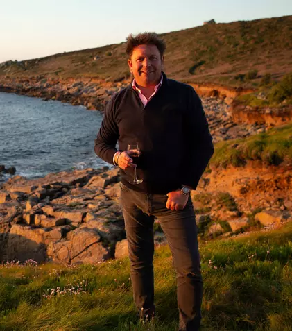 James Martin explorează „Gastronomia Insulelor Britanice” la TV Paprika. Când e programată emisiunea