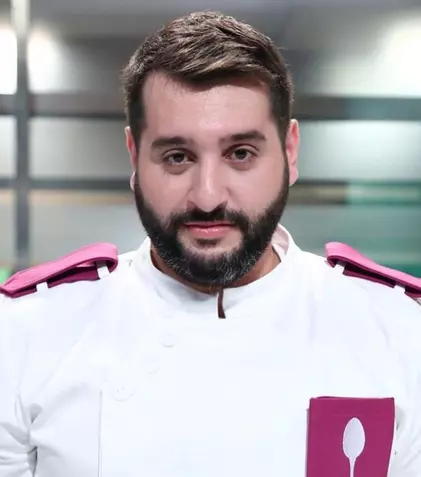 Cuplu șoc! Cu cine se iubește Enzo de la „Chefi la cuțite”: „Nu ne-am ascuns”