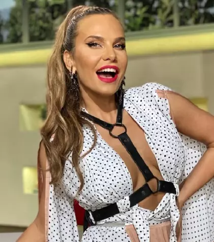 Anna Lesko, apariție spectaculoasă în lanul de lavandă! Ședința foto a vedetei a uluit mediul online