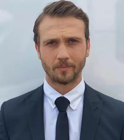 Aras Bulut Iynemli va face un rol de zile mari! Pe cine va interpreta protagonistul din “Legea familiei”