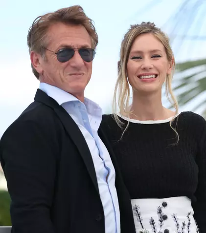 Dylan Penn, primul rol principal într-un lungmetraj. Fiica celebrului Sean Penn joacă alături de tatăl ei în „Flag Day”
