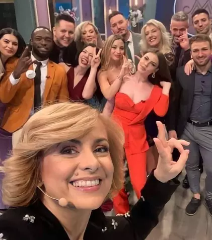Simona Gherghe jignită de o concurentă din casa „Mireasa”. Reacția acidă a prezentatoarei: „Nu sunt aici să educ pe nimeni”