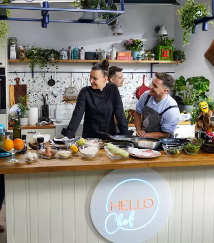 „Hello Chef” revine la Antena 1 cu un nou sezon. Un nou nume i se alături lui chef Roxana Blenche