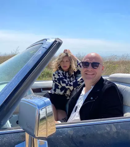 După plecarea de la Vorbește Lumea, Lora a revenit în forță! A lansat o melodie cu „Bere Gratis”