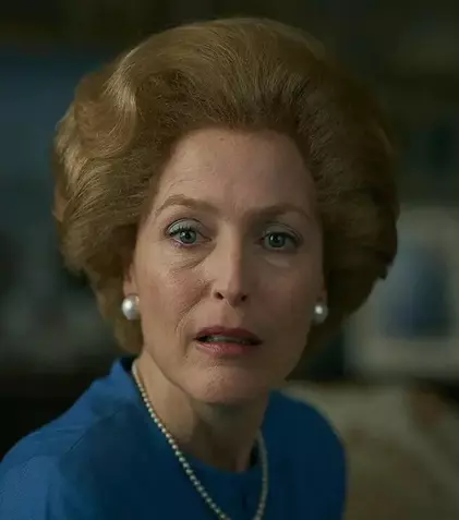 Gillian Anderson („The Crown”) e de nerecunoscut în noul său rol din „Ecaterina”. Reacția entuziastă a fanilor