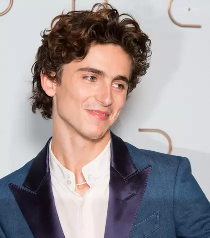 Timothée Chalamet a postat pe Instagram prima fotografie cu el în costumul lui Willy Wonka, din noul film „Wonka”