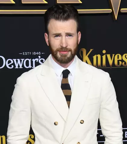 Chris Evans i se alătură lui Dwayne Johnson în comedia „Red One”