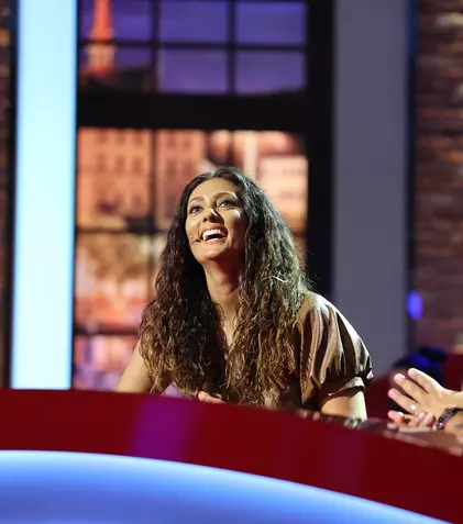 Theo Rose și Cream, invitate în ediția de azi „Pe bune?!”, pe ProTV. „Aveți încredere în mine că nu mă tratez degeaba...”