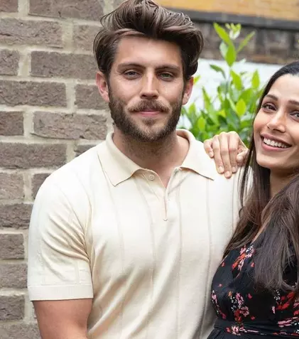 Freida Pinto a născut! Primele imagini cu bebelușul