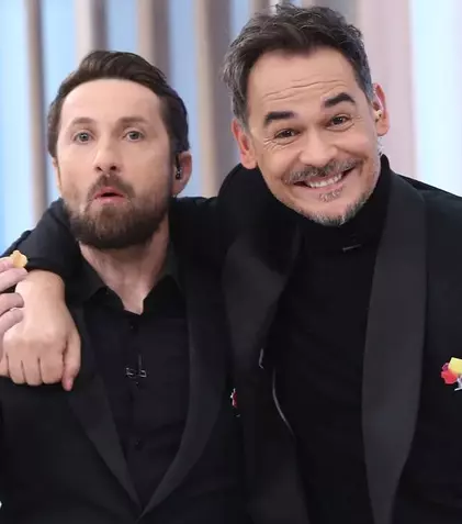 Răzvan Simion și Dani Oțil, în lenjerie intimă la patinoar. „Când pierzi un pariu...”