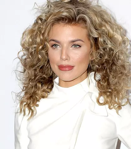 AnnaLynne McCord (90210), mesaj controversat pentru Vladimir Putin. „Aș fi murit să-ți dau viață”