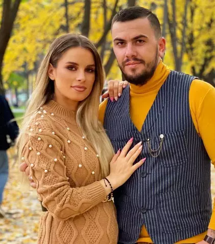 Elly și Christian, câștigătorii „Mireasă pentru fiul meu”, au devenit părinți. „Am născut natural, în apă”