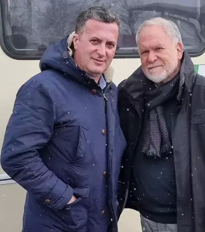 Ce spun Dezbrăcatu’ și Antonio Passarelli despre noul show de la Prima TV, „Aventurierii gustului”