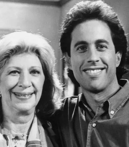 A murit Liz Sheridan, mama lui Jerry din serialul „Seinfeld”