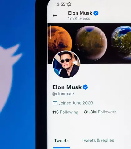 Elon Musk cumpără Twitter cu 44 de miliarde de dolari