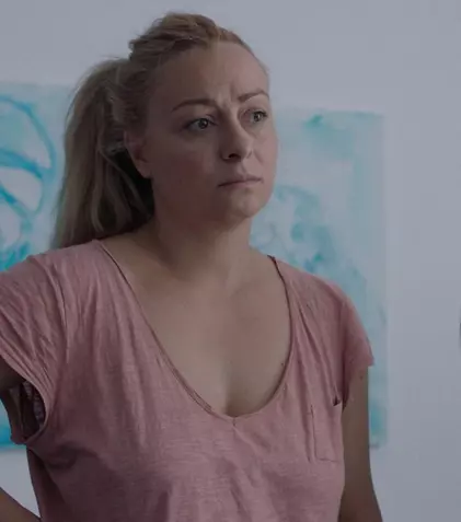 INTERVIU. Andreea Grămoșteanu nu prea mai trece pe-acasă. Actrița cunoscută din „Mondenii” joacă în filmul „#dogpoopgirl”