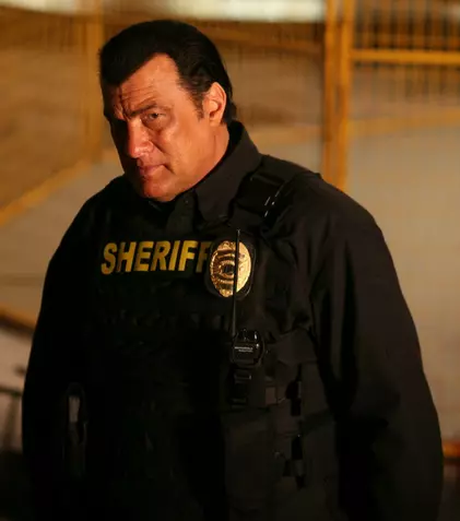„True Justice”, singurul serial în care a jucat vreodată actorul Steven Seagal, se poate vedea pe FilmBox Premium
