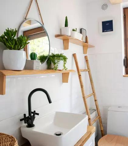 Trucuri pentru amenajarea unei băi mici și practice