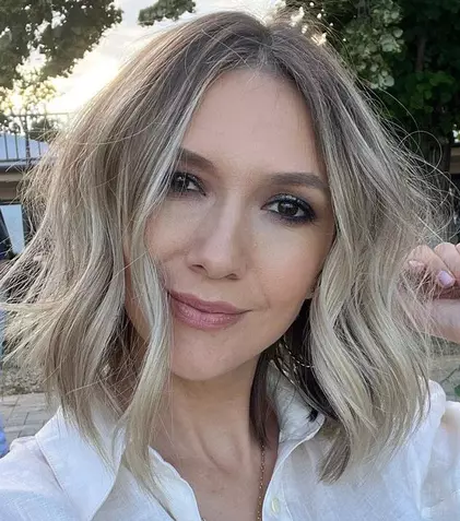 Adela Popescu a revenit la cariera muzicală! Cine este artistul alături de care a lansat o nouă melodie