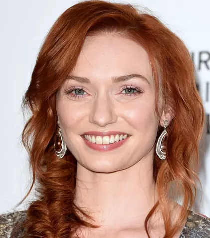 S-a măritat Eleanor Tomlinson! Actrița din serialul „Poldark” a avut o rochie superbă