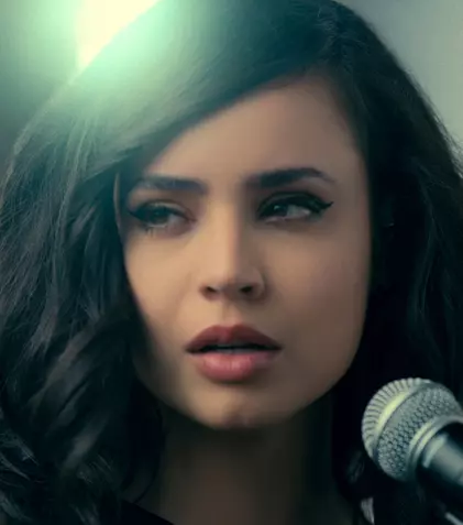 „Inimi purpurii”, despre ce e vorba în drama romantică plasată pe primul loc în topul celor mai vizionate filme de pe Netflix