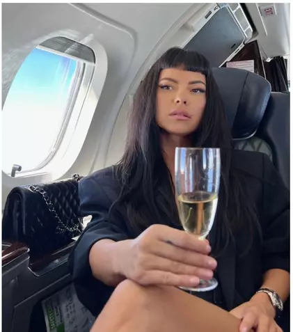 Inna, apariție de senzație la festivalul Tomorrowland. Artista a atras toate privirile când a coborât din avion