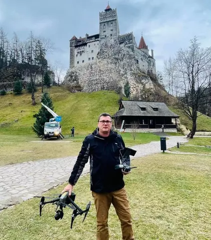 Cine e românul care a filmat episodul dedicat României din serialul National Geographic „Europa văzută de sus”. INTERVIU