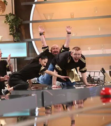 Patru concurenți noi vor intra în competiția „Chefi la cuțite” 2022. Anunțul făcut de Cătălin Scărlătescu