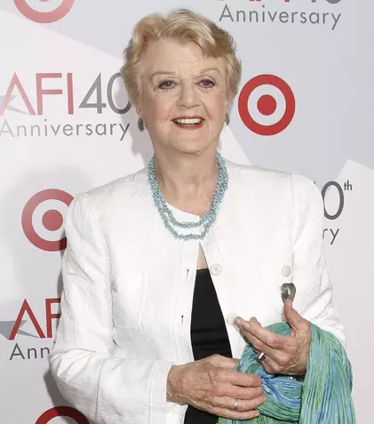 Angela Lansbury, o viață ca-n filme. Cum și-a salvat actriţa din „Verdict: crimă” fiica din mrejele clanului ucigaş al lui Charles Manson