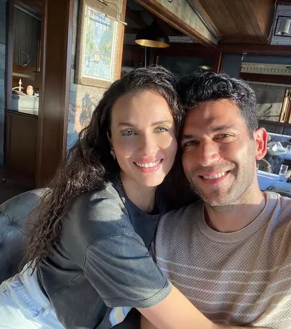 Actorul turc Murat Yıldırım a devenit tată. Ce nume frumos a primit fetița lui