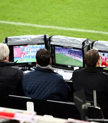 SUPERLIGA: Cine transmite Rapid - Farul, U Cluj - CFR Cluj şi Sepsi - FCSB, cele mai tari meciuri ale ultimei etape din turul sezonului regulat