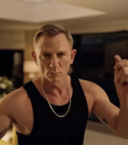 Daniel Craig se pricepe la dans! Fostul 007 își arată talentul într-o reclamă pentru o marcă de vodcă