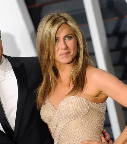 Jennifer Aniston, scene sexy doar pentru Theroux