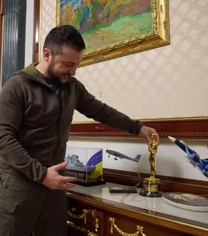 Oscarul a ajuns în Ucraina. De la cine a primit președintele Zelenski mult râvnita statuetă