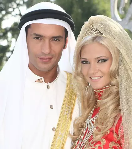 Lansare cu fast la “Iubire şi onoare”