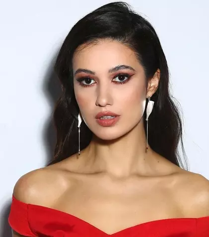 Cine e actrița din România care a jucat într-un film alături de actori din Urzeala tronurilor. În ce serial apare alături de Jude Law